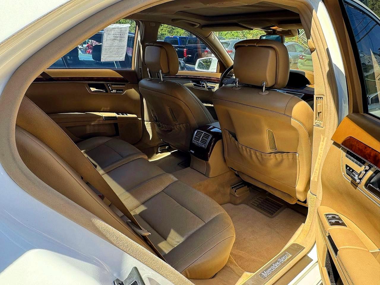 Mercedes-Benz S-Class 550
