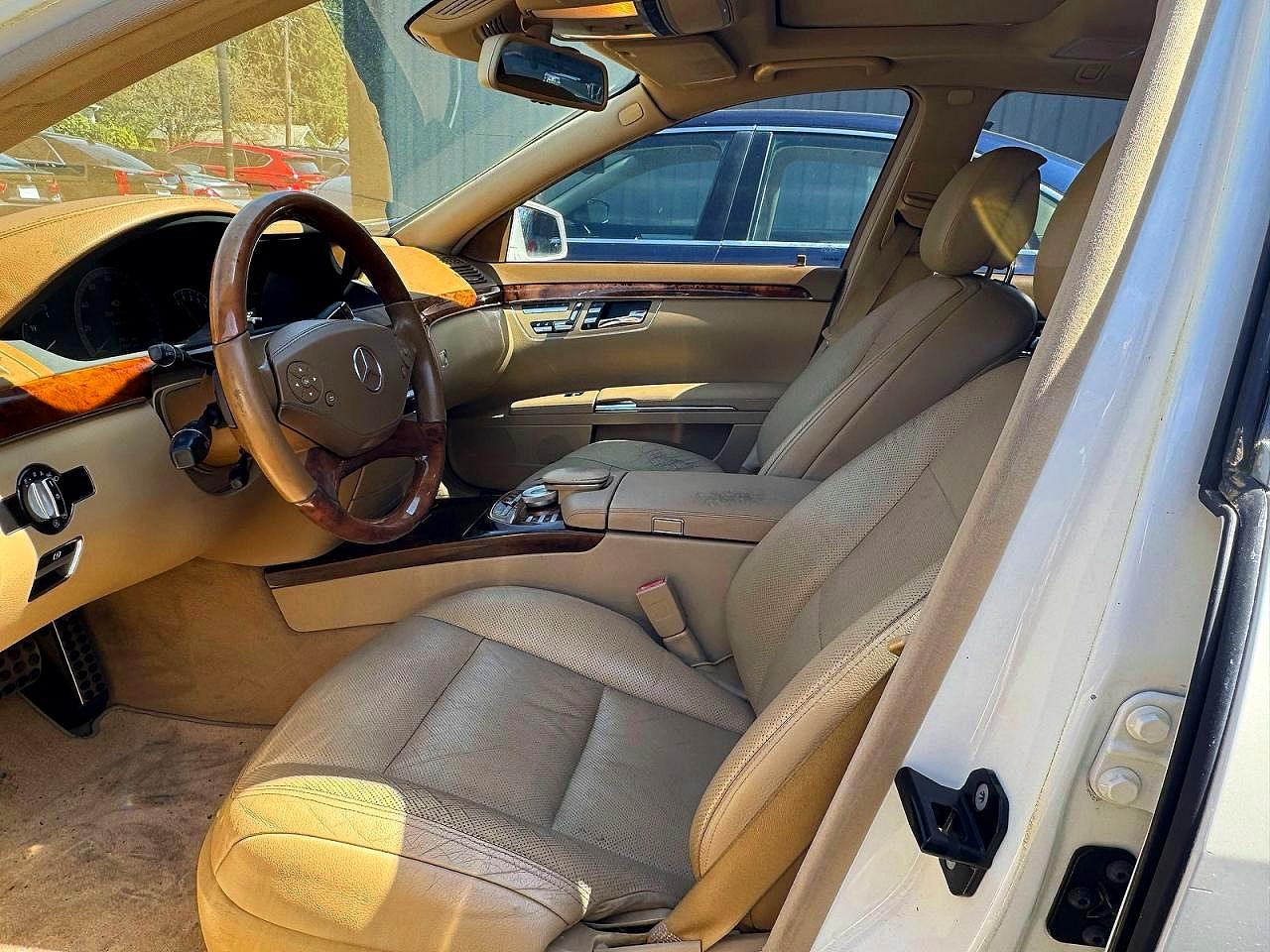 Mercedes-Benz S-Class 550