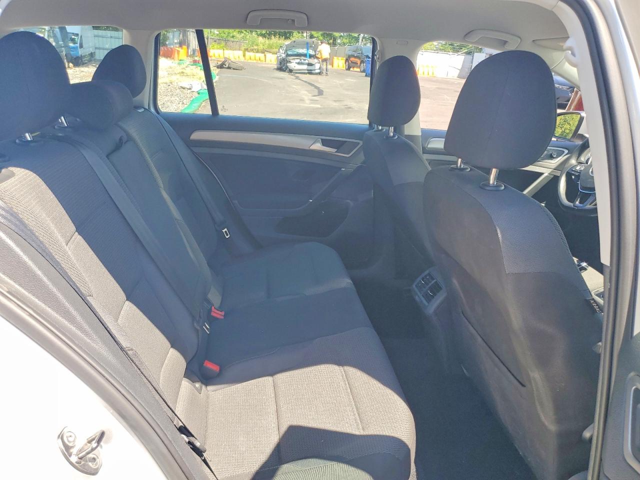 Volkswagen Golf S