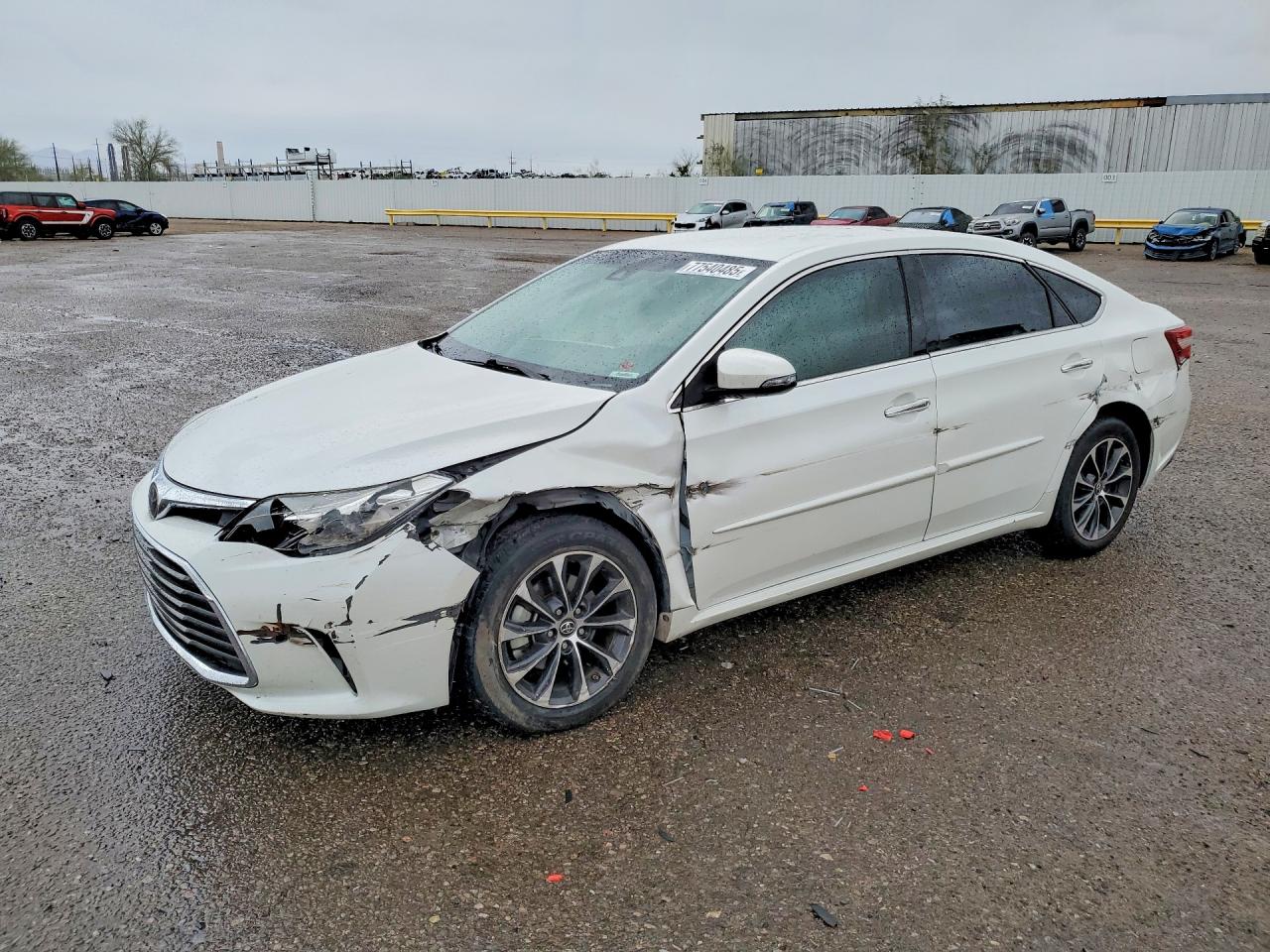 Salvage Toyota Avalon Image