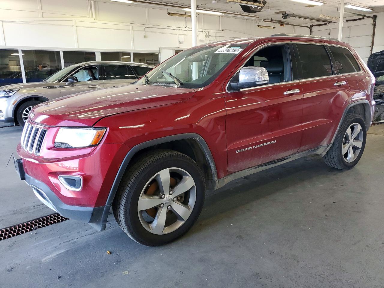 Salvage Jeep Cherokee Image