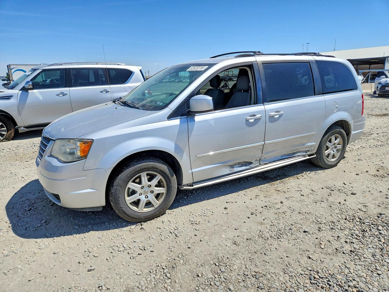 Salvage Chrysler Minivan Image