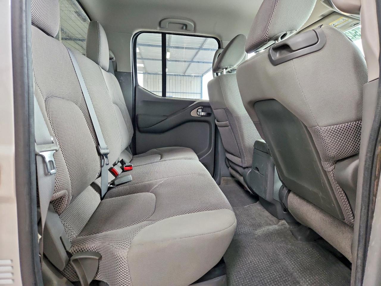 Nissan Frontier S