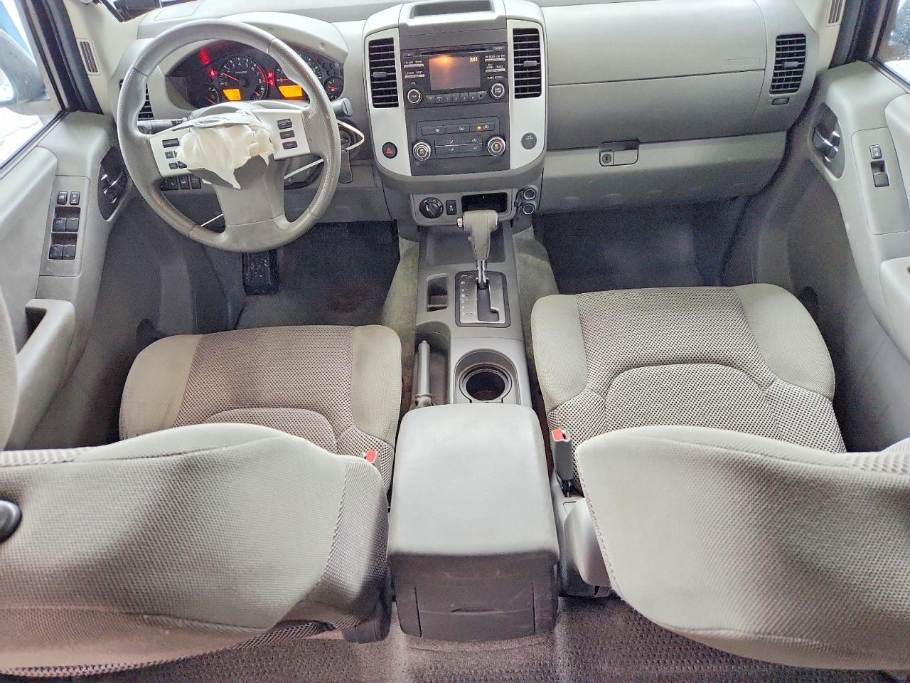 Nissan Frontier S