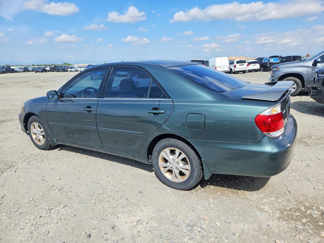 Toyota Camry Le V6
