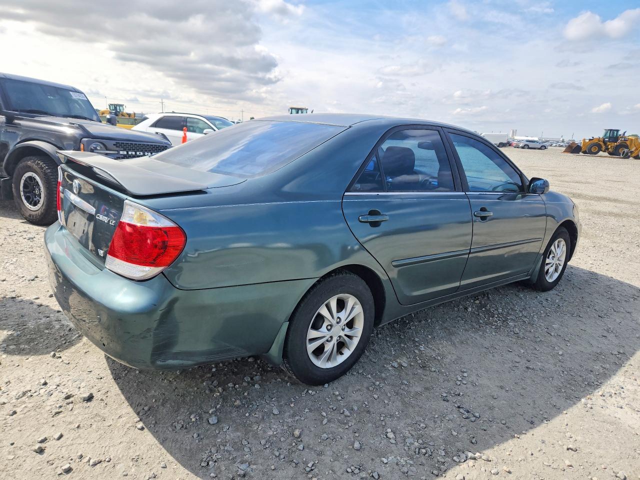 Toyota Camry Le V6