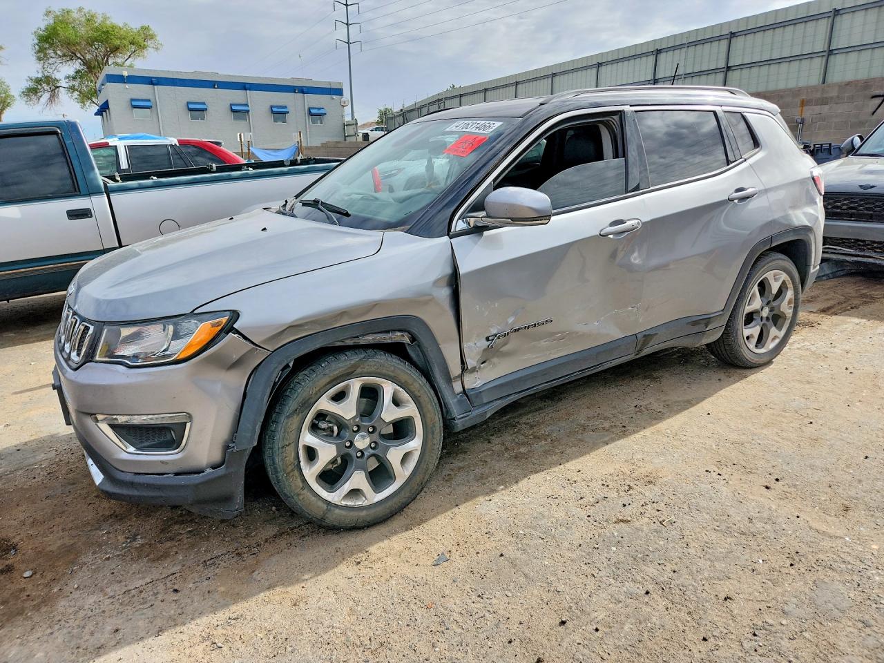 Salvage Jeep Compass Image