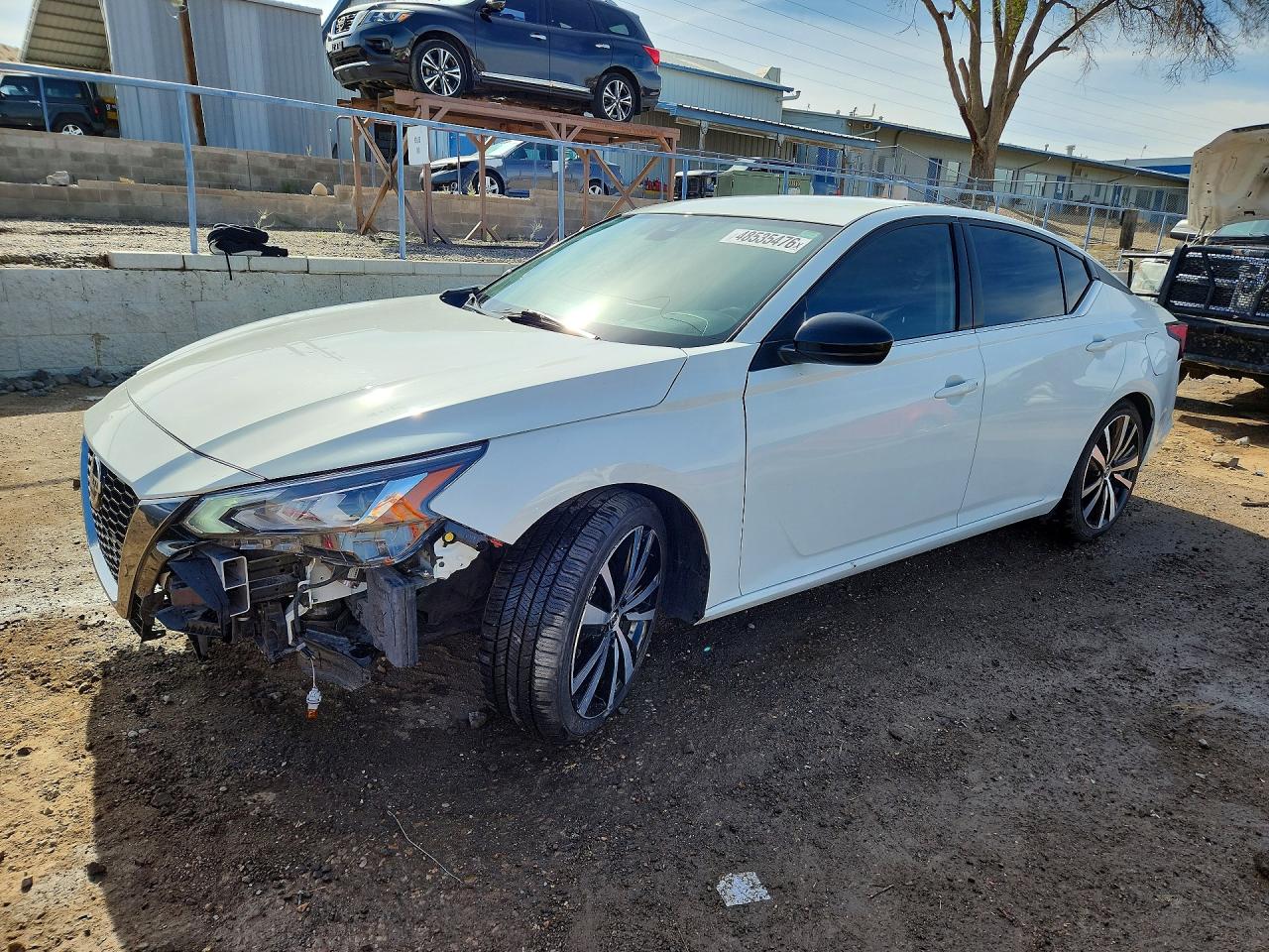 Salvage Nissan Altima Image