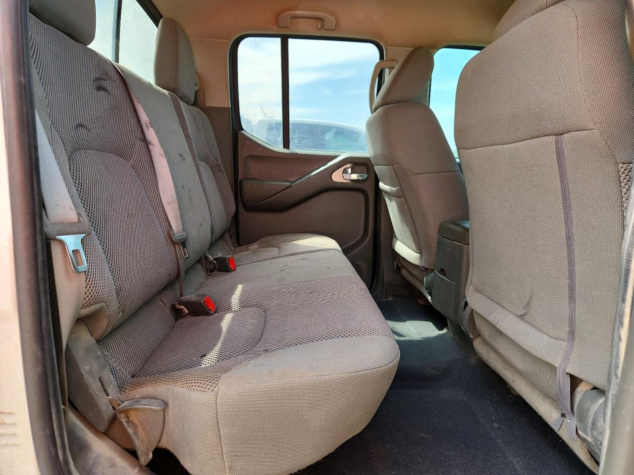 Nissan Frontier Sv