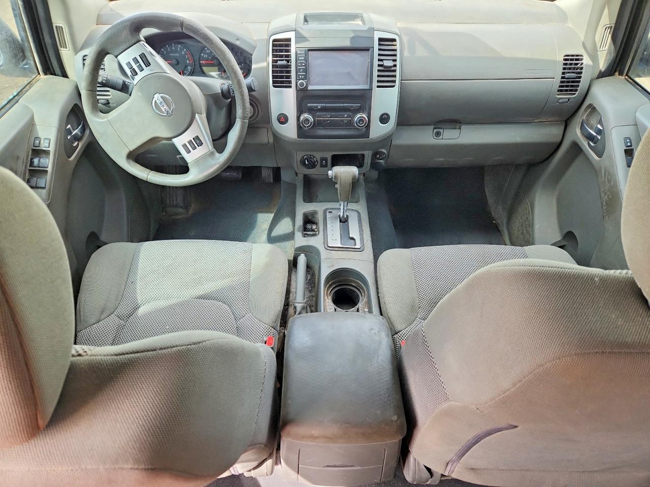 Nissan Frontier Sv