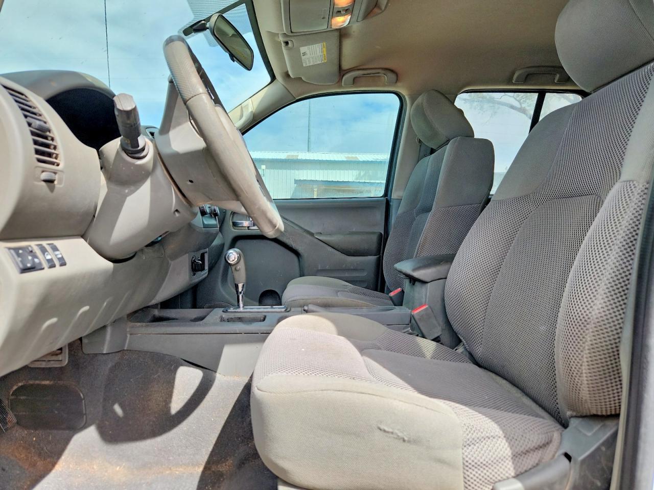Nissan Frontier Sv
