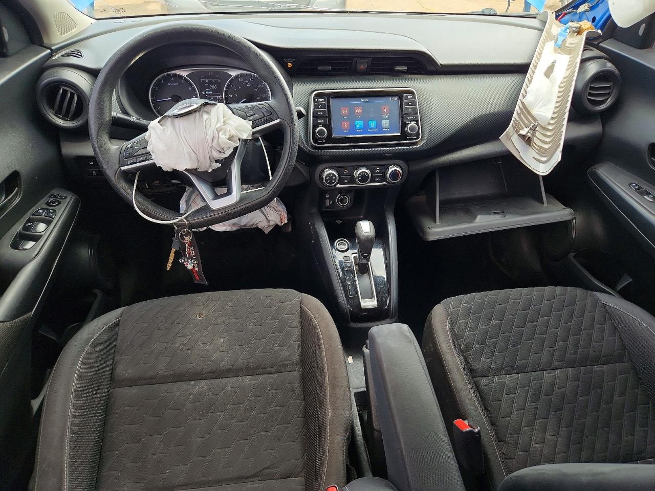 Nissan Kicks S