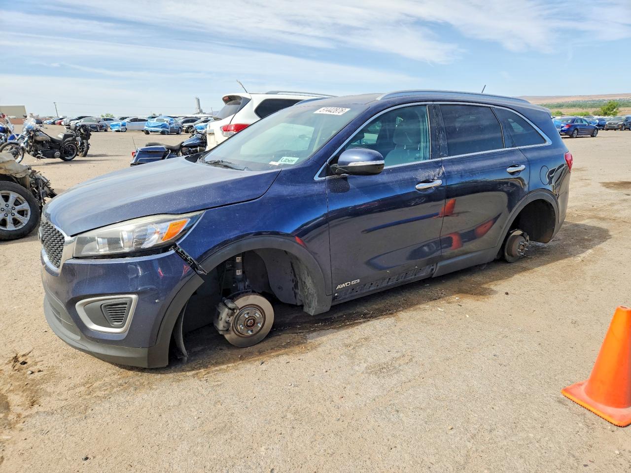 Salvage Kia Sorento Image
