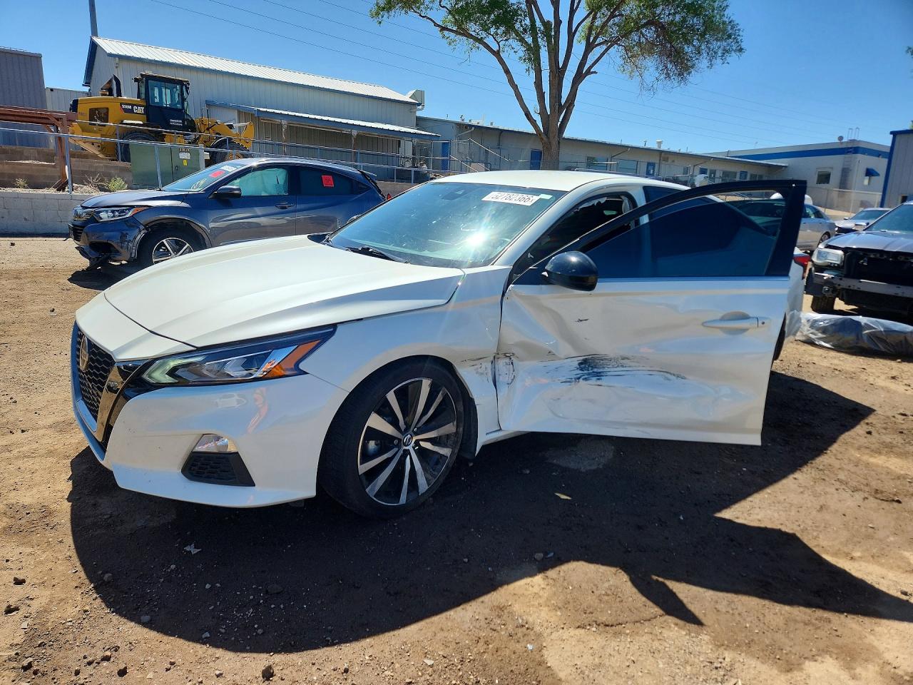 Salvage Nissan Altima Image