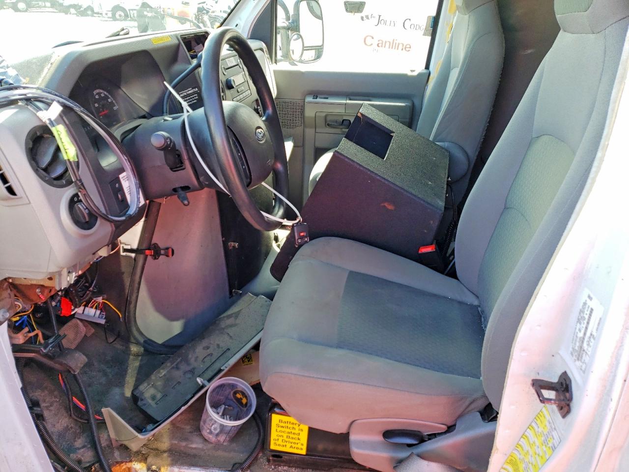 Ford Econoline E450 Super Duty Cutaway Van