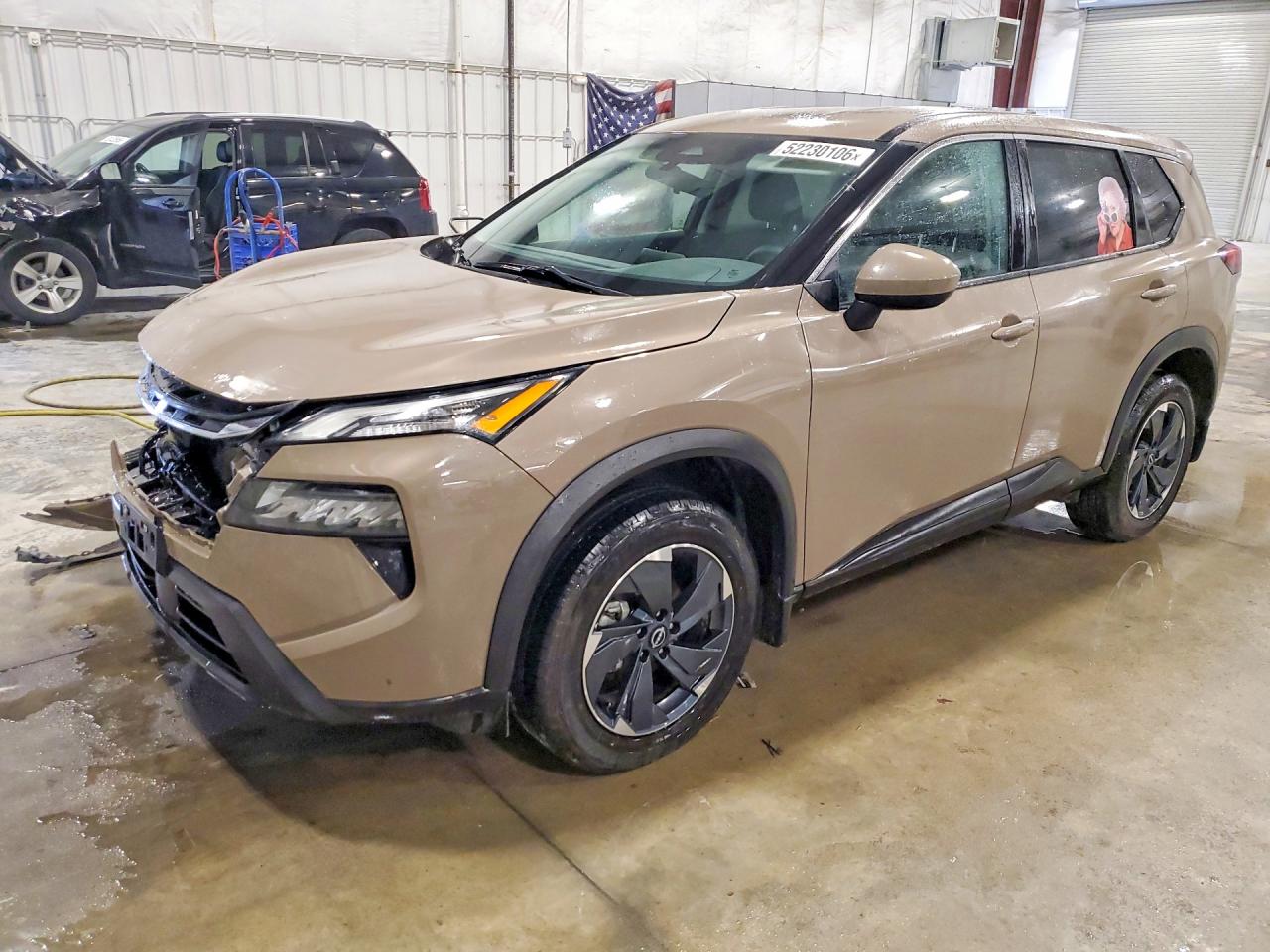 Salvage Nissan Rogue Image