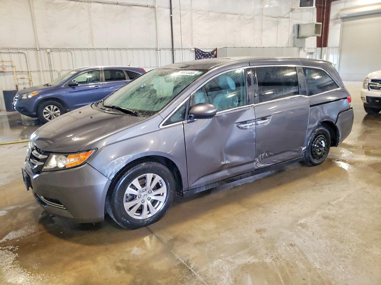 Salvage Honda Odyssey Image