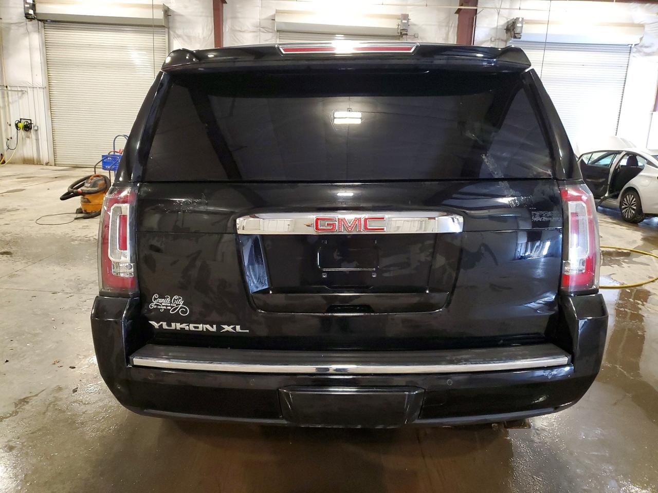 GMC Yukon Denali