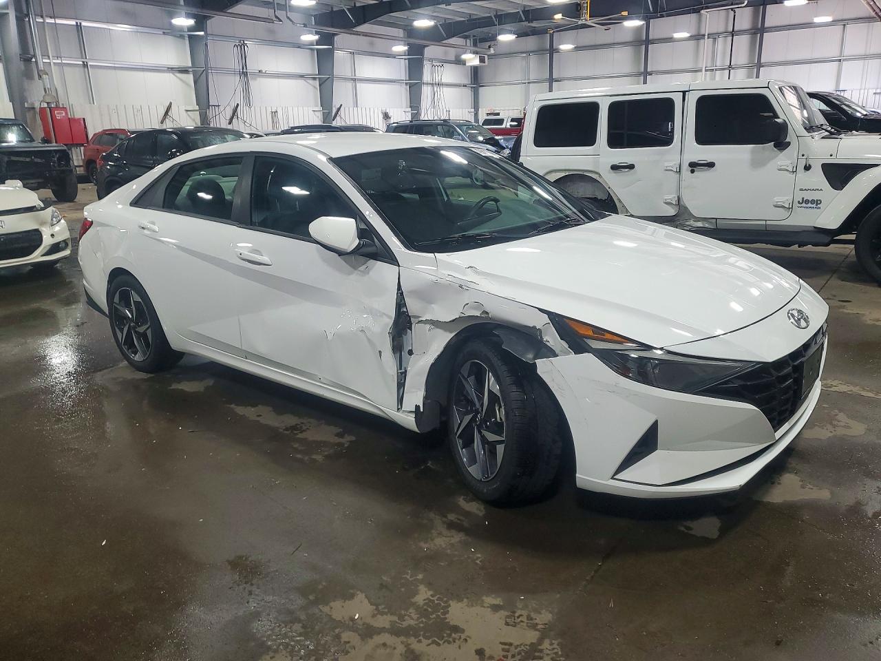 Hyundai ELANTRA Sel