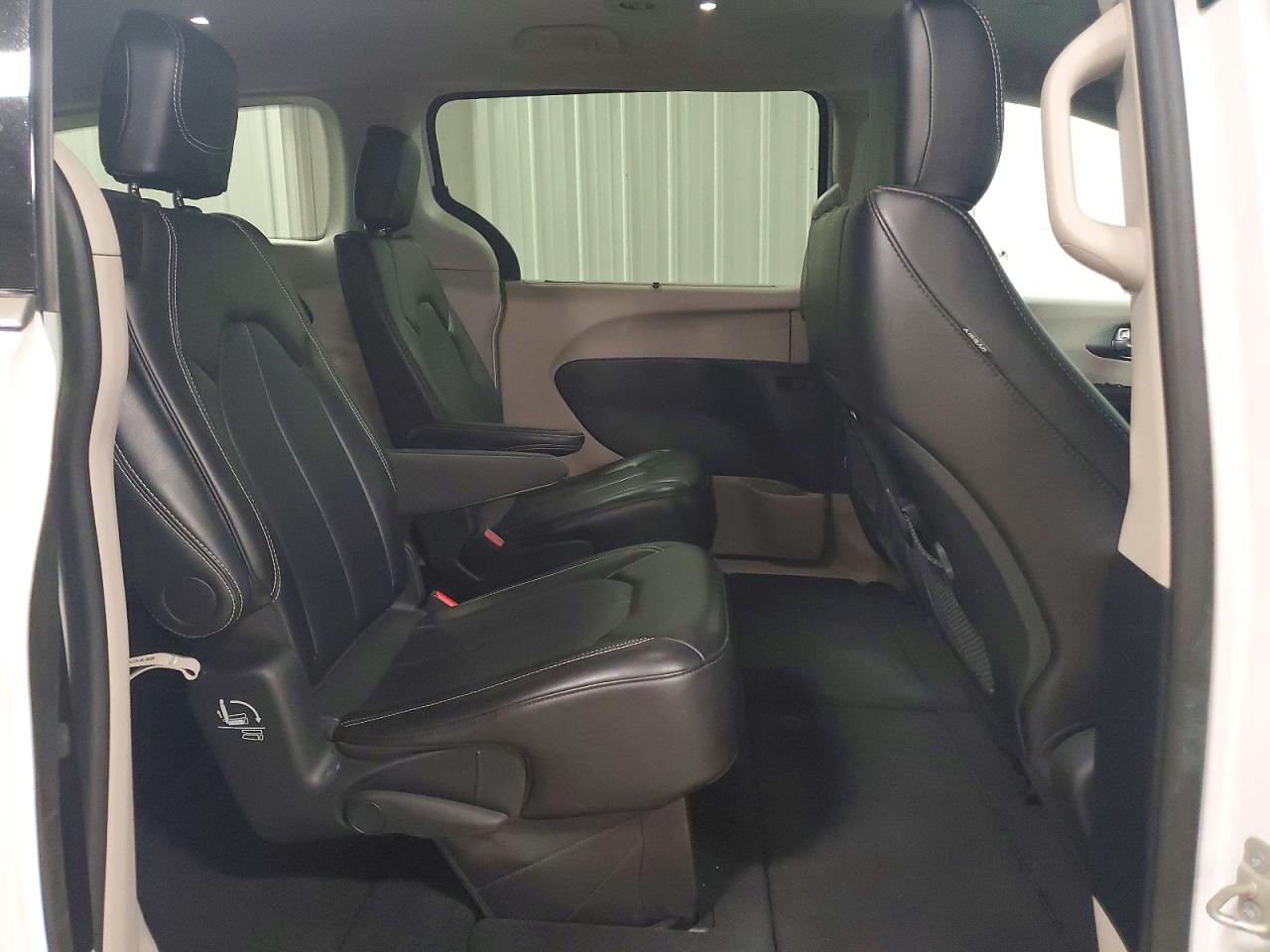 Chrysler Pacifica Touring L