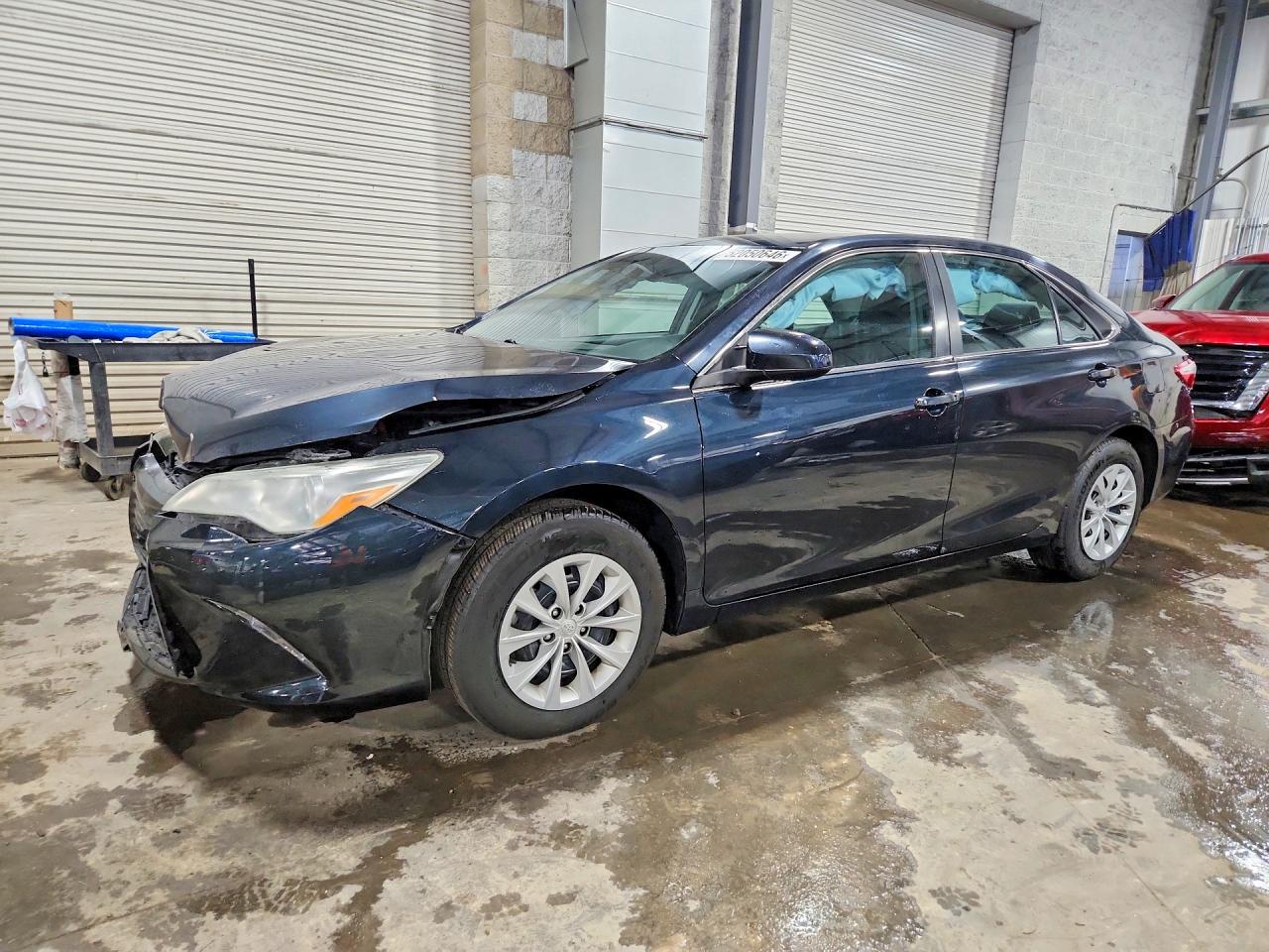 Salvage Toyota Camry Image