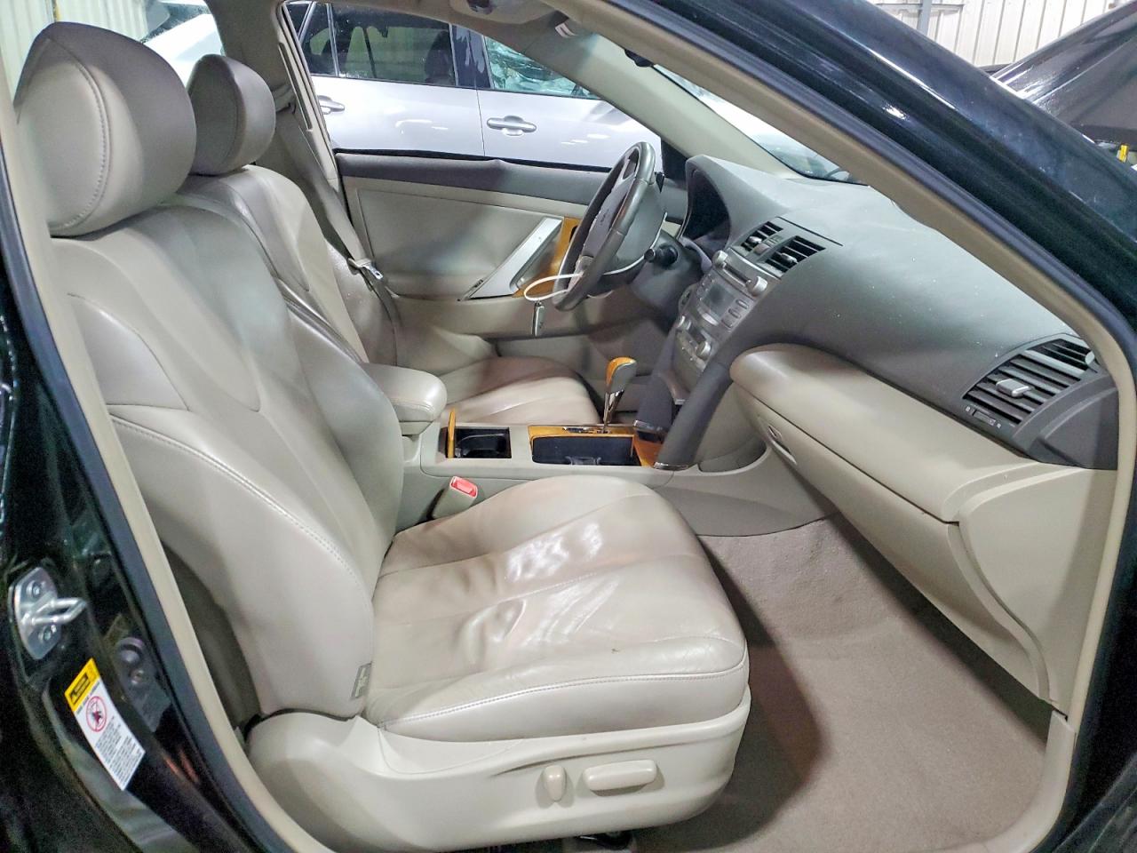 Toyota Camry Xle V6