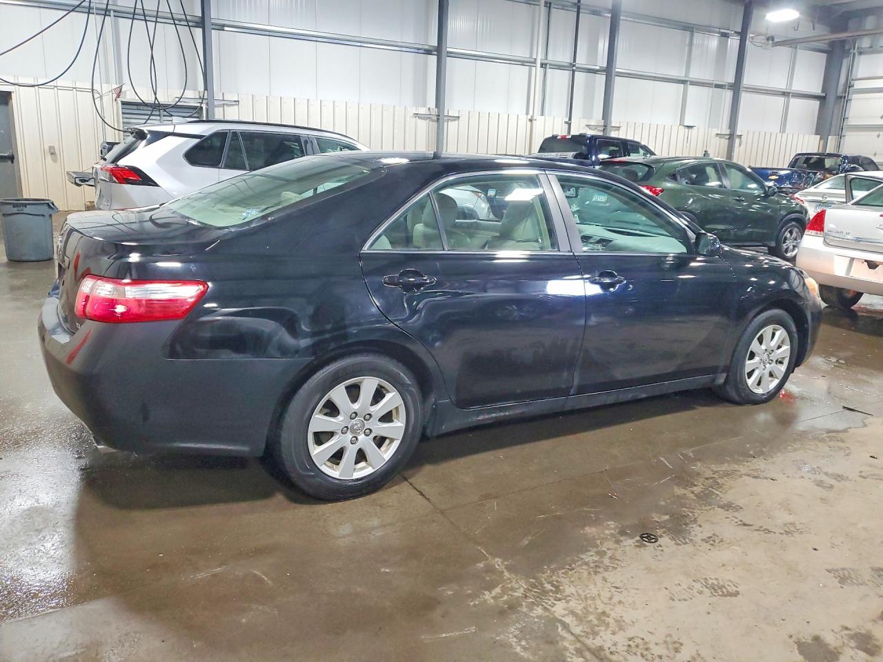 Toyota Camry Xle V6