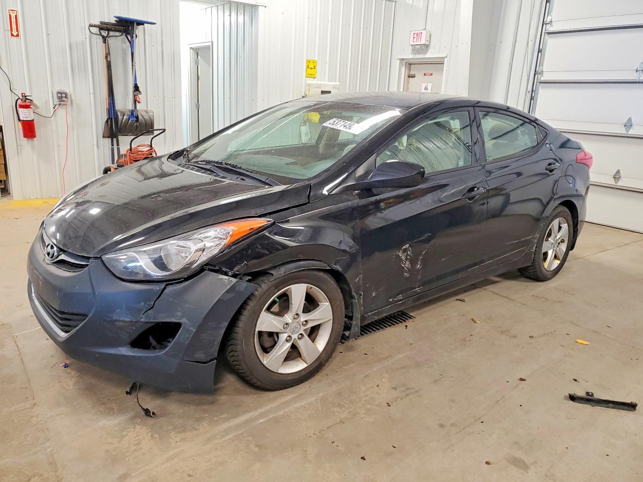 Salvage Hyundai ELANTRA Image