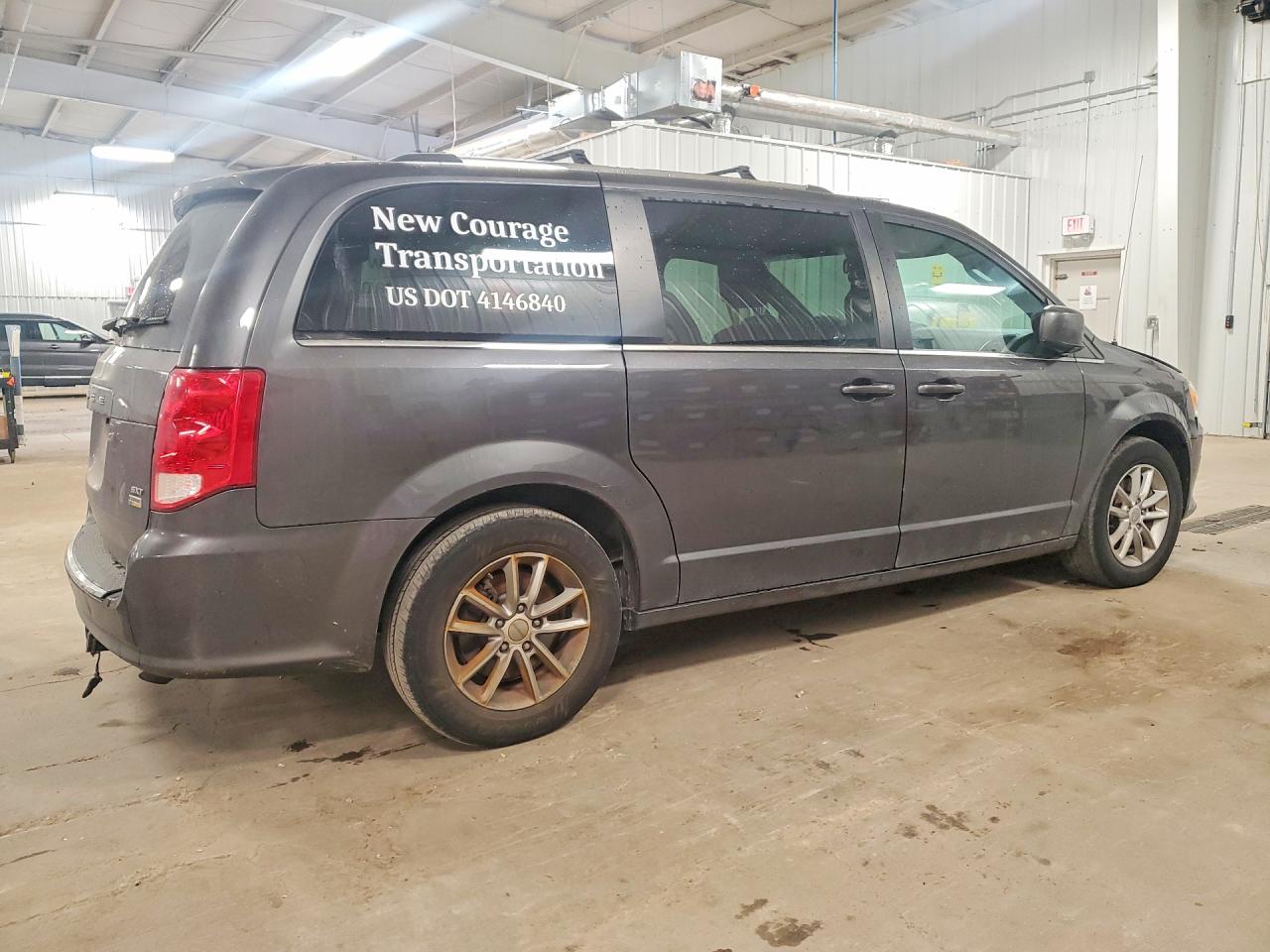 Dodge Caravan Sxt
