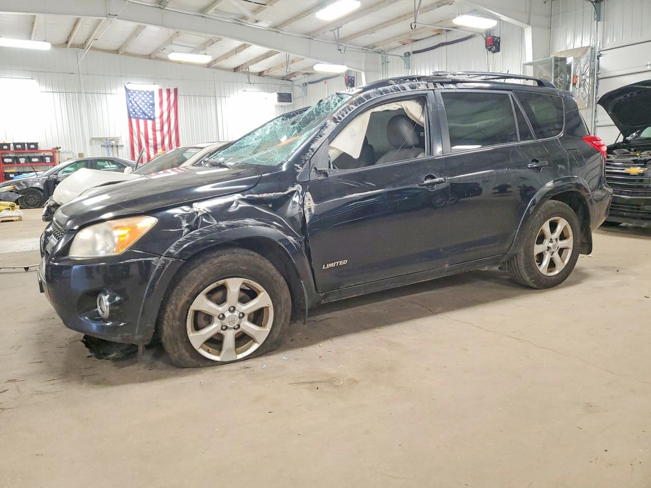 Salvage Toyota RAV4 Image