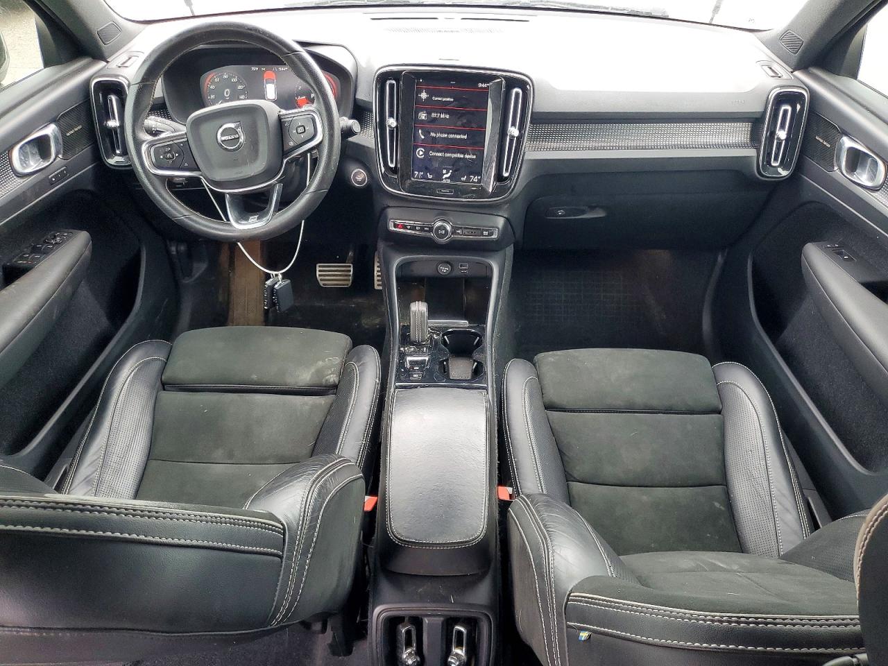 Volvo XC40 T5 R-design