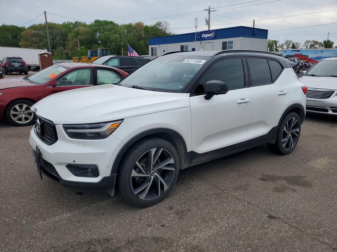 Salvage Volvo XC40 Image