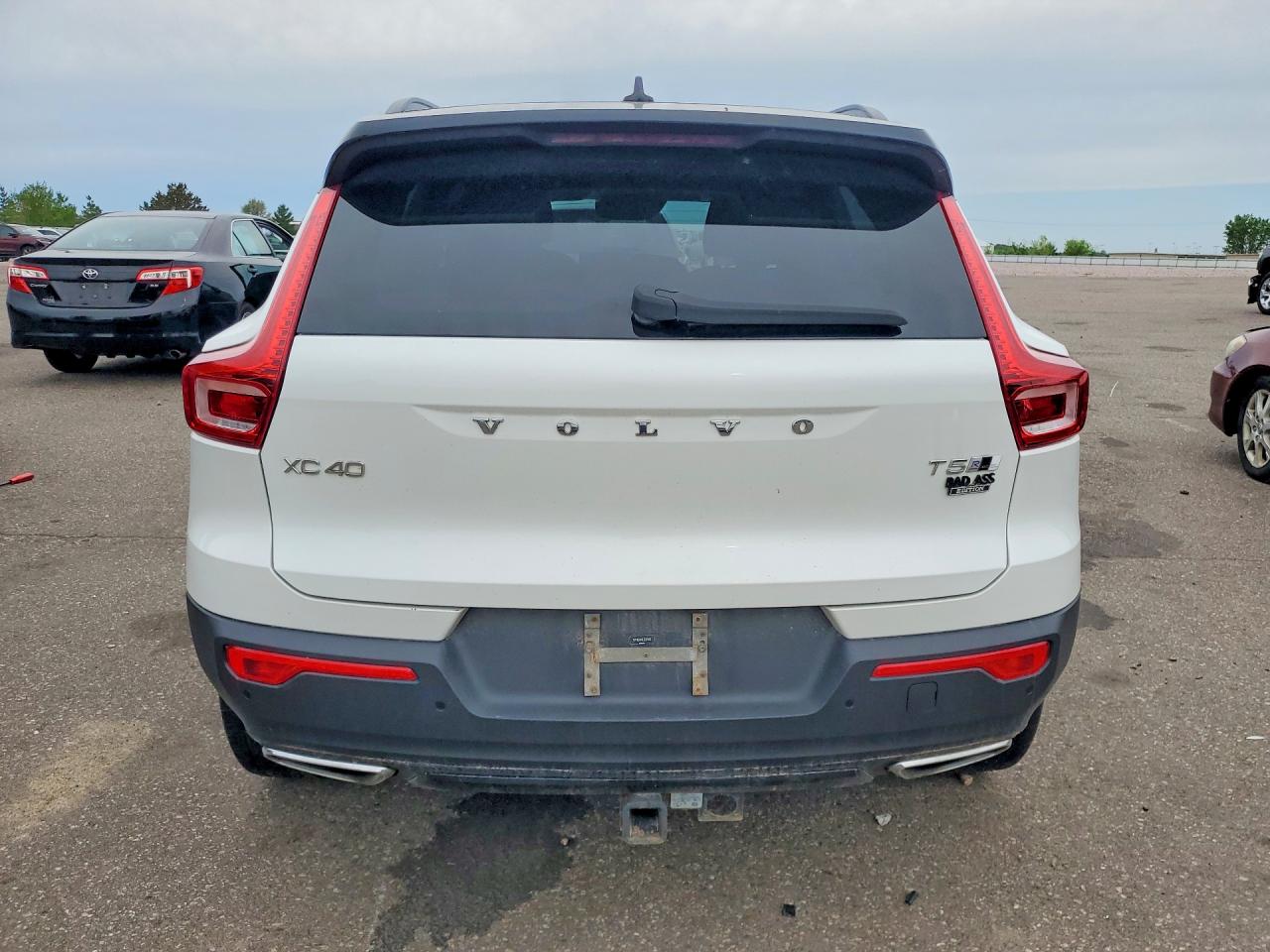 Volvo XC40 T5 R-design