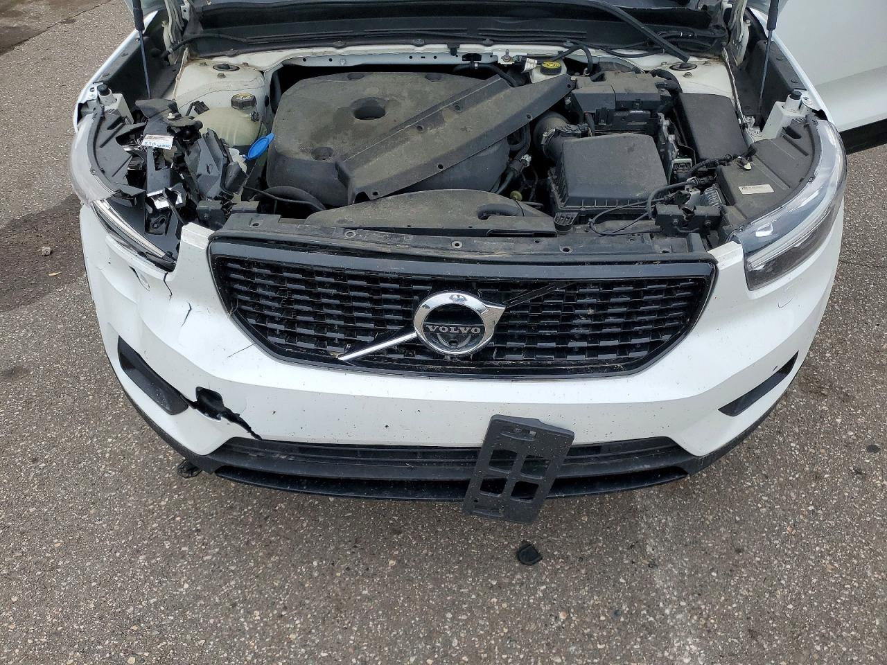 Volvo XC40 T5 R-design