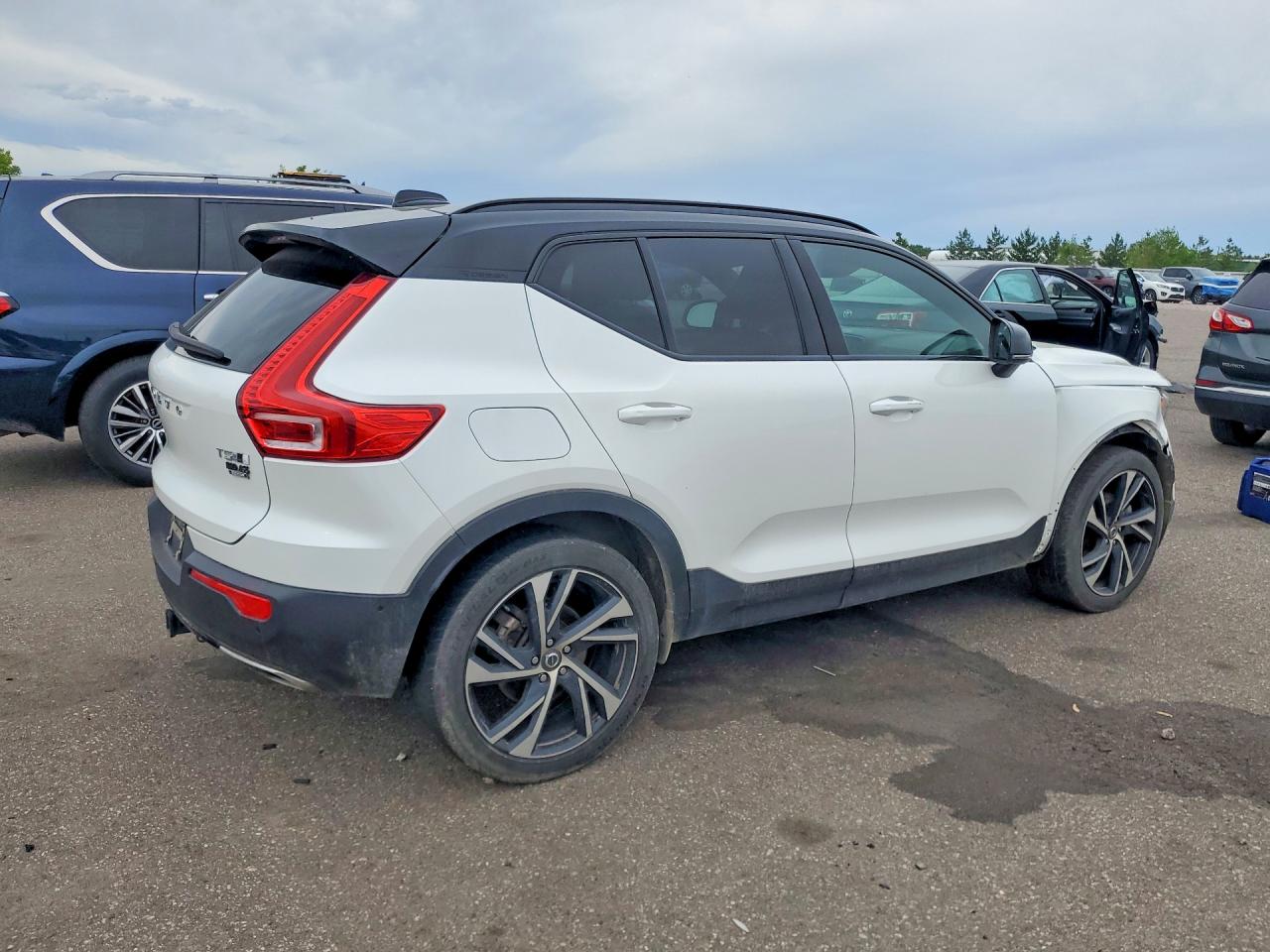 Volvo XC40 T5 R-design
