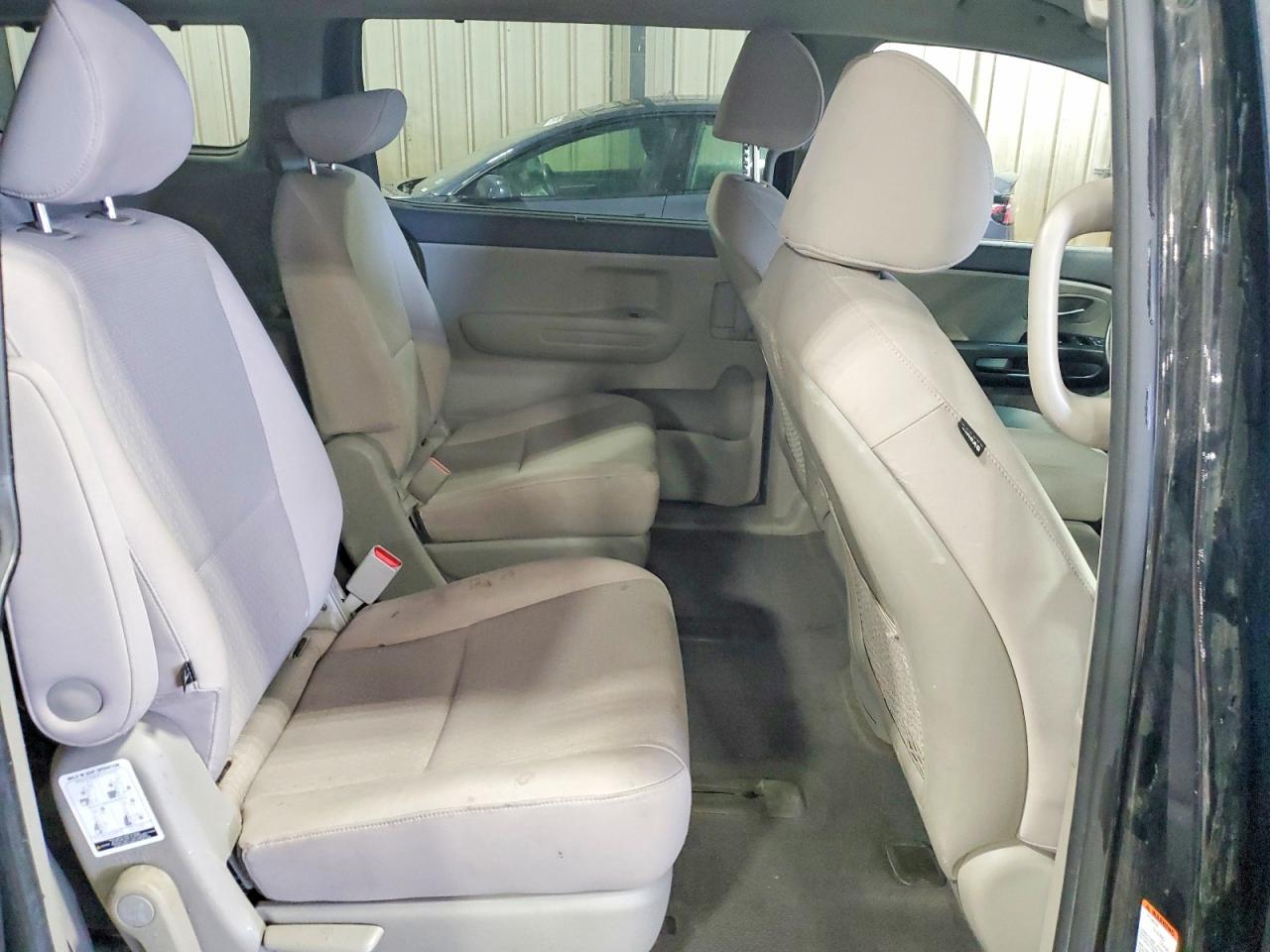 Kia Sedona Lx