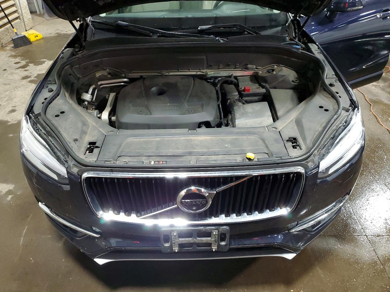 Volvo XC90 T6