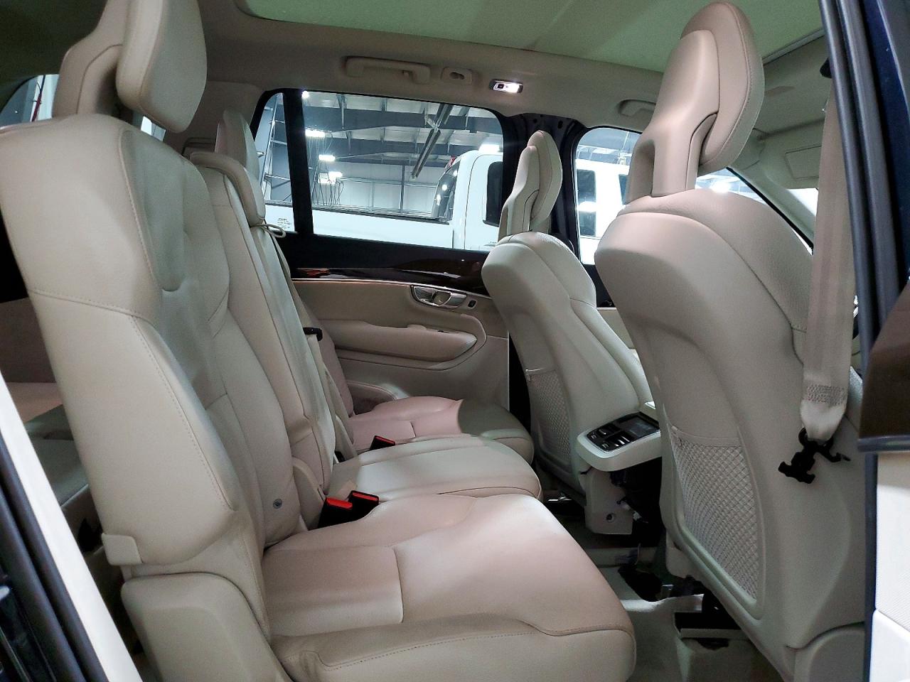 Volvo XC90 T6
