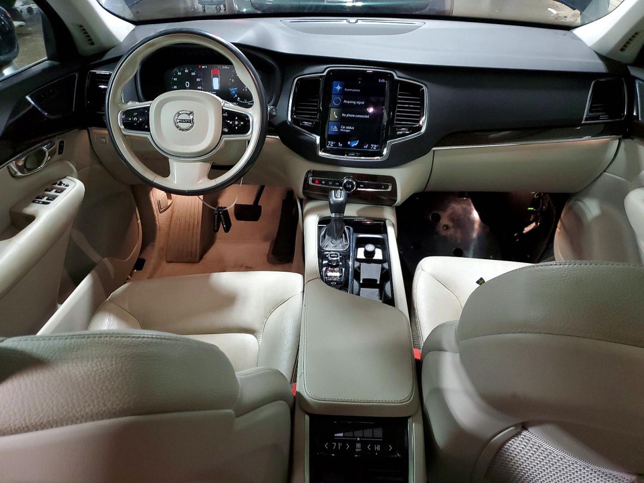 Volvo XC90 T6