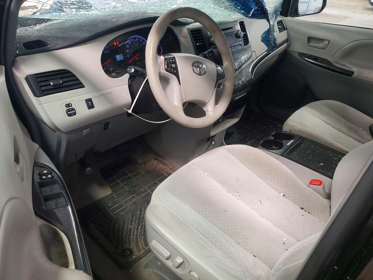 Toyota Sienna Le