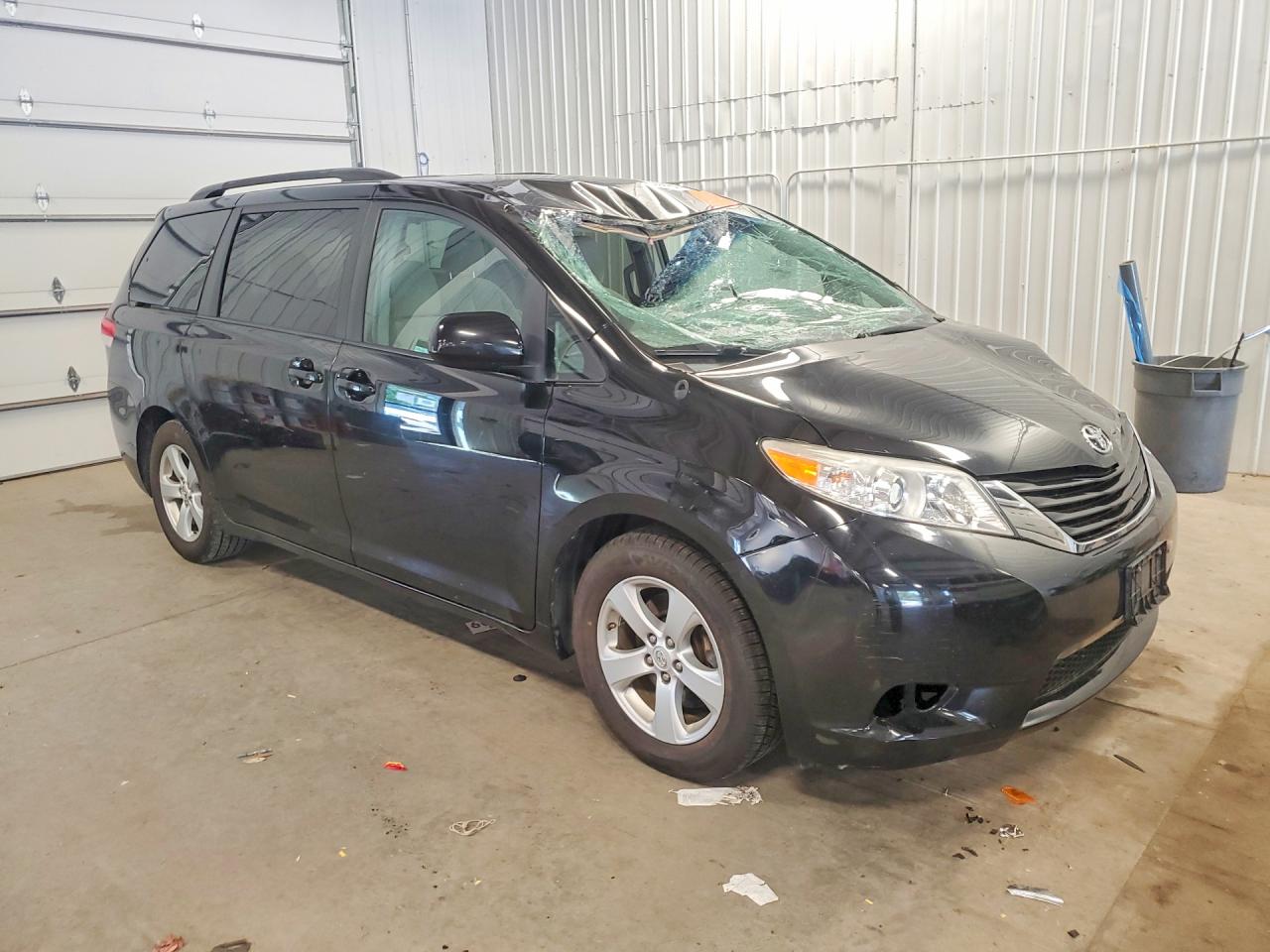 Toyota Sienna Le
