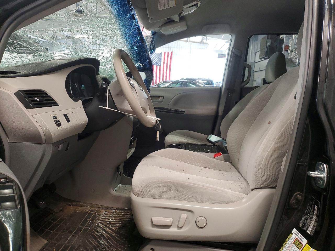 Toyota Sienna Le