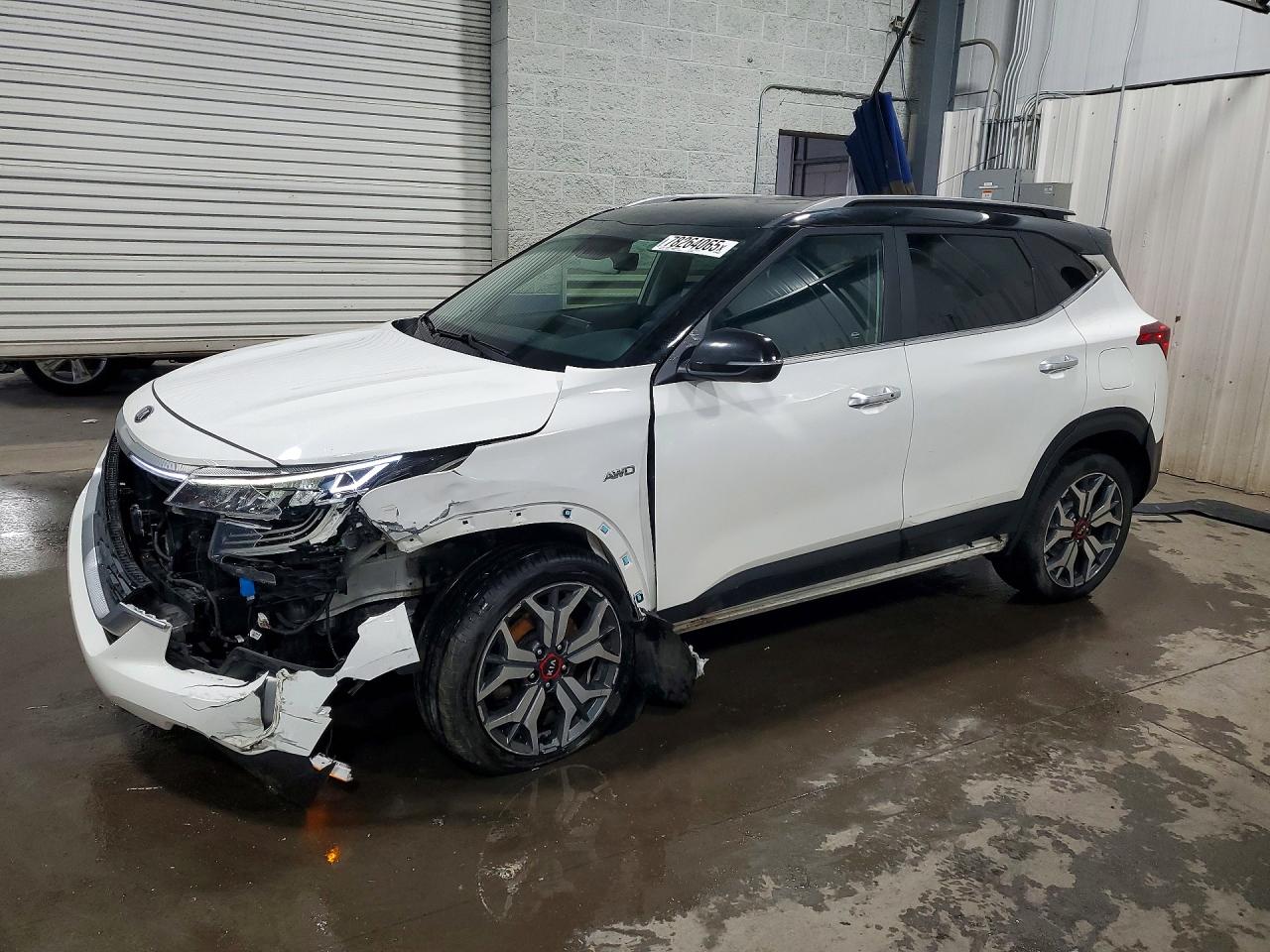 Salvage Kia Seltos Image