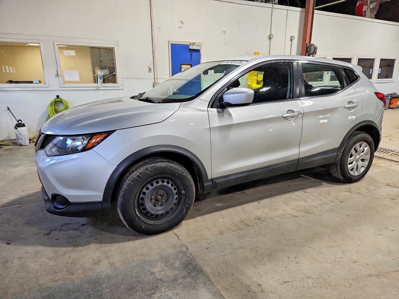 Salvage Nissan Rogue Image