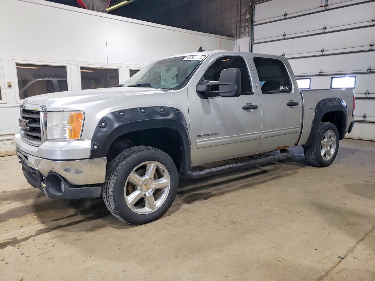 Salvage GMC Sierra Image