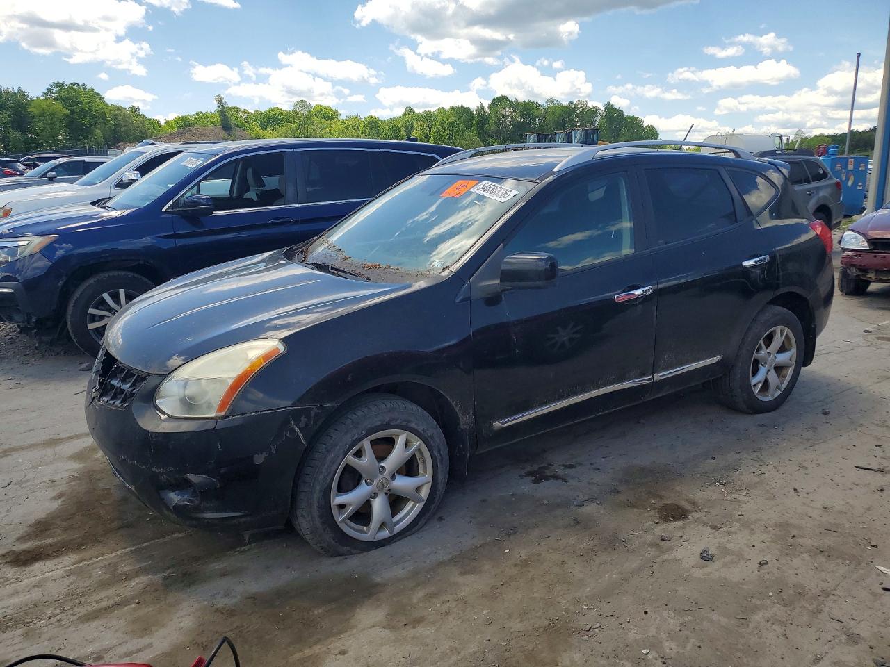 Salvage Nissan Rogue Image