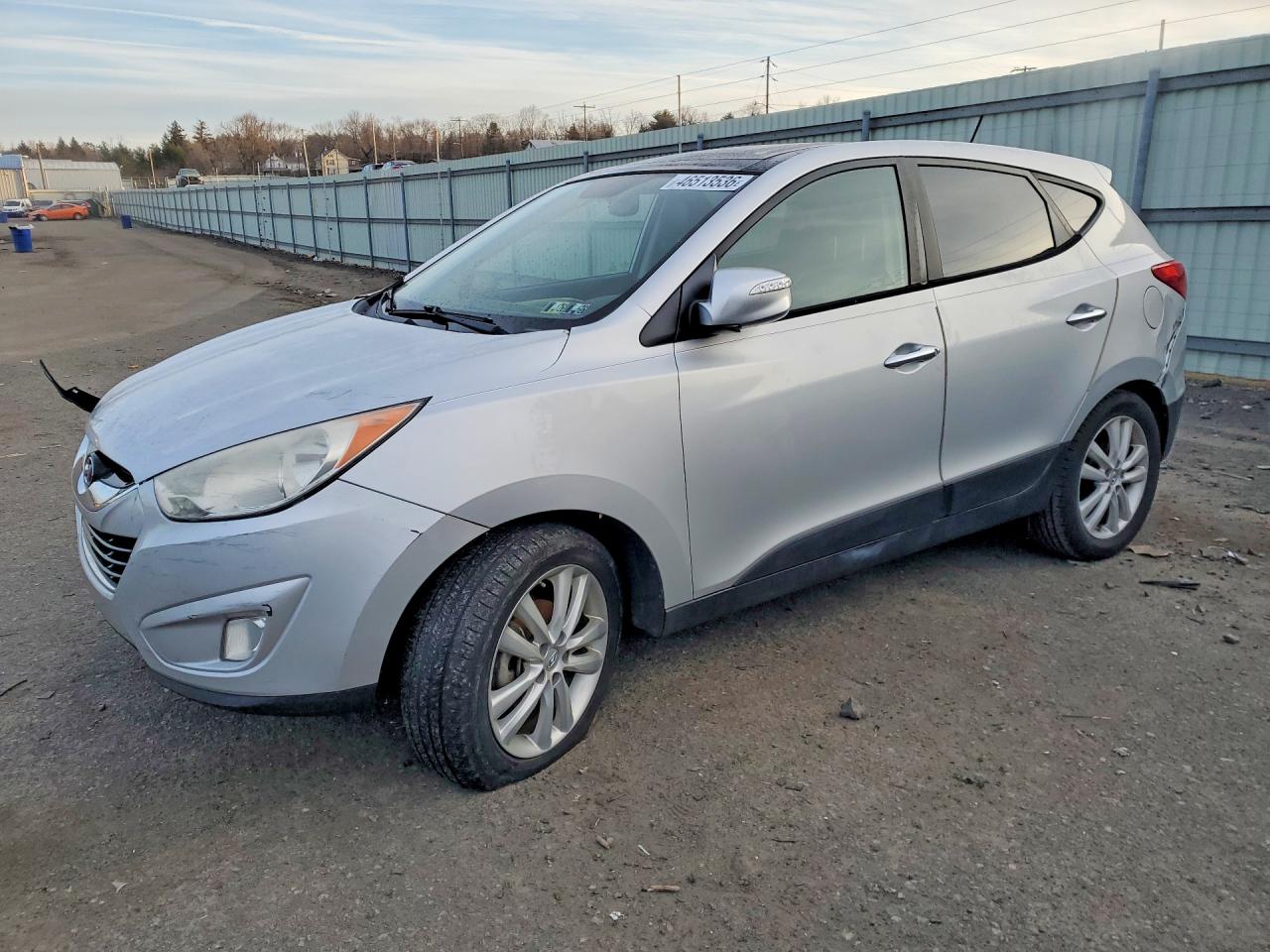 Salvage Hyundai TUCSON Image