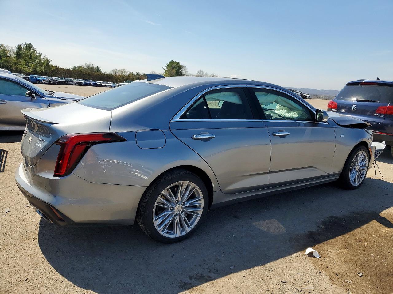 Cadillac CT4 Premium Luxury