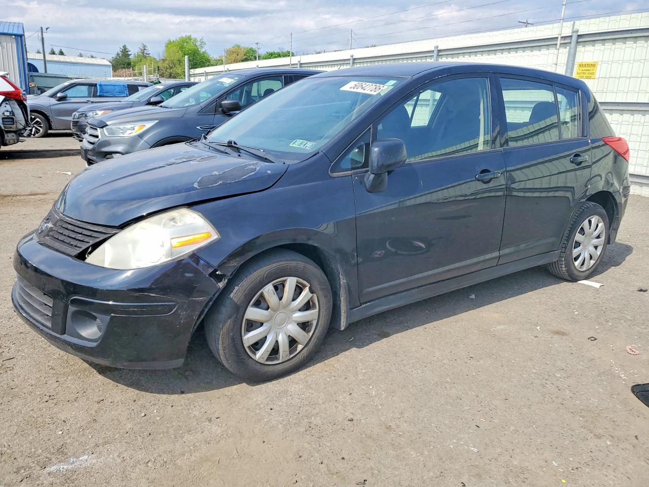 Salvage Nissan Versa Image