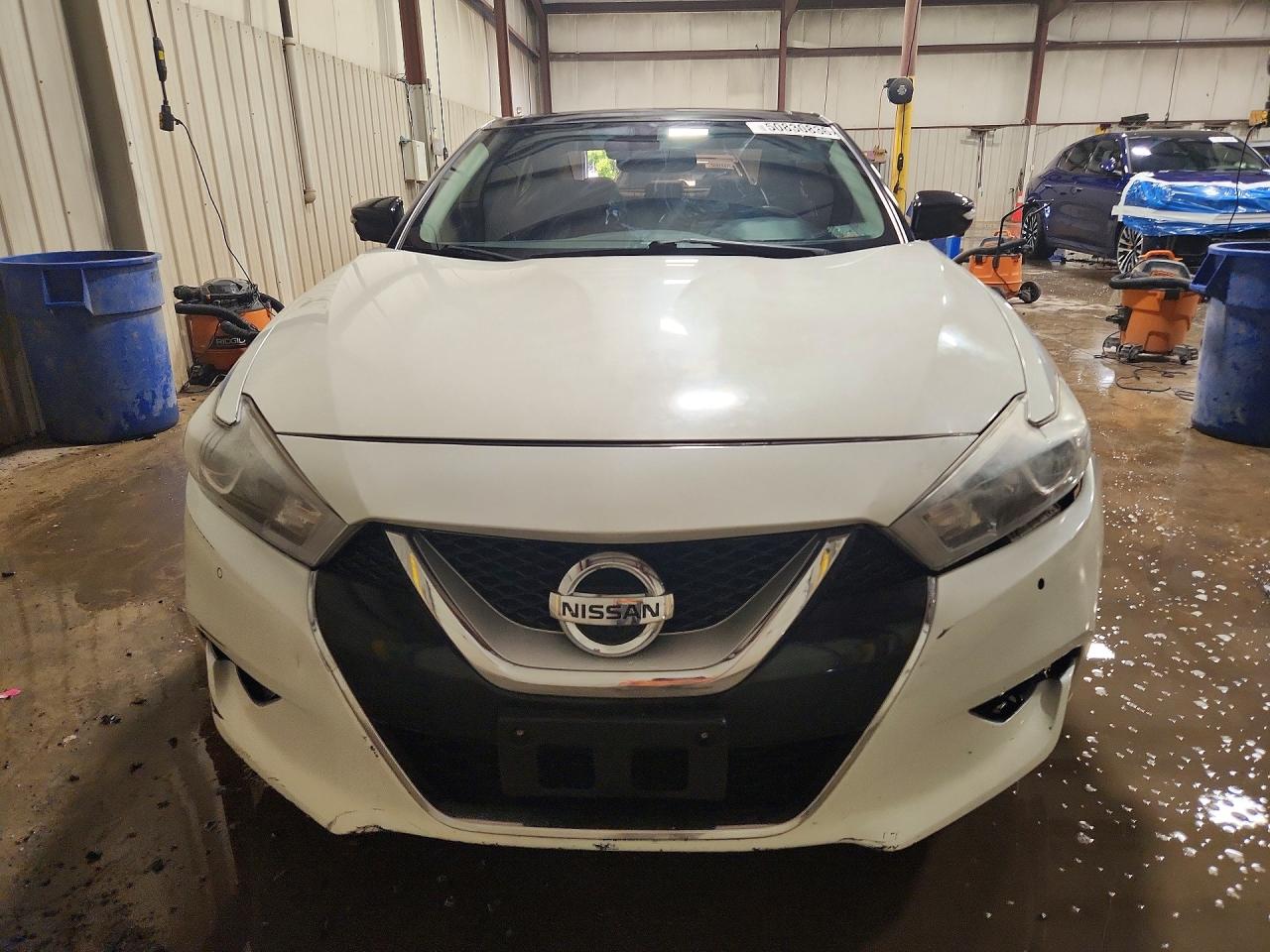 Nissan Maxima Platinum
